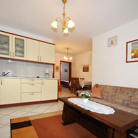 Spadici Mit 2 Schlafzimmern 300m Bis Zum Apartamento Poreč
