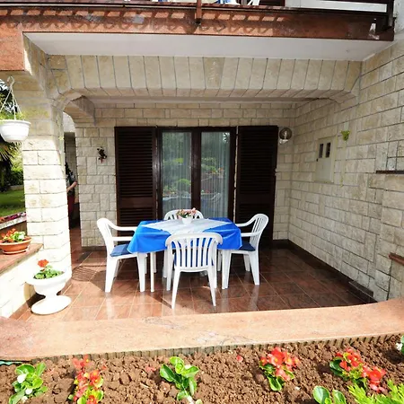 Spadici Mit 2 Schlafzimmern 300m Bis Zum * Poreč