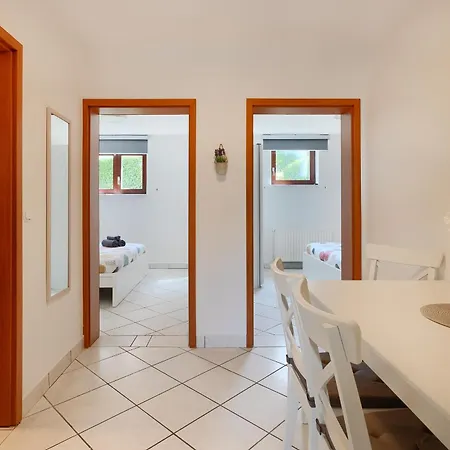 Spadici Mit 2 Schlafzimmern 300m Bis Zum Lejlighed Poreč