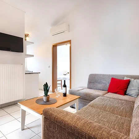 Appartement Spadici Mit 2 Schlafzimmern 300m Bis Zum